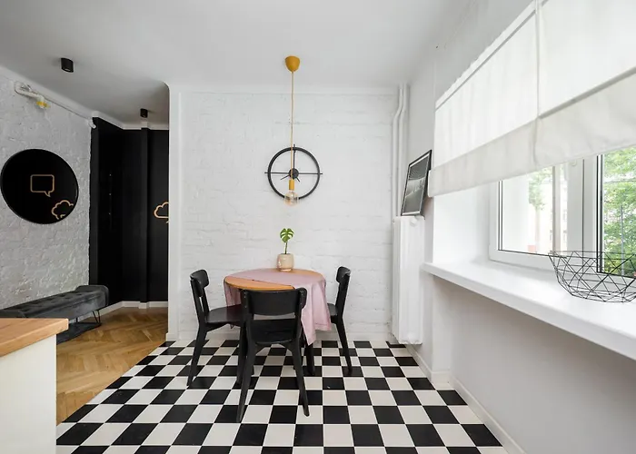 Nowolipki Bright By Bookinghost Varsó